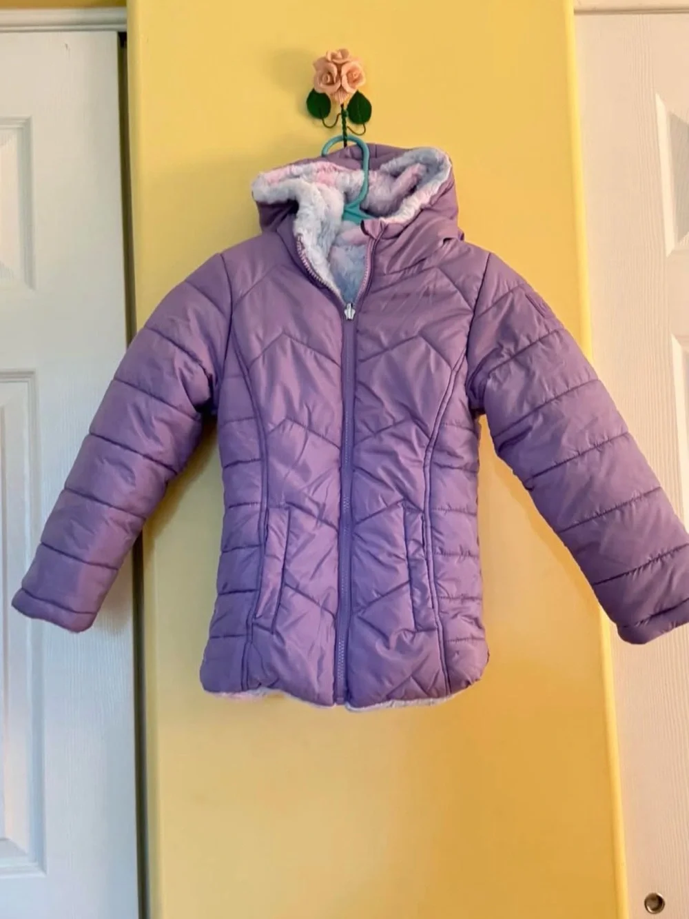 Kids Purple Hooded Puffer Jacket with Sherpa Lining, size 6, great condition